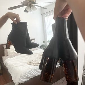 BLACK BOOTIES, TORTOISE SHELL HEEL